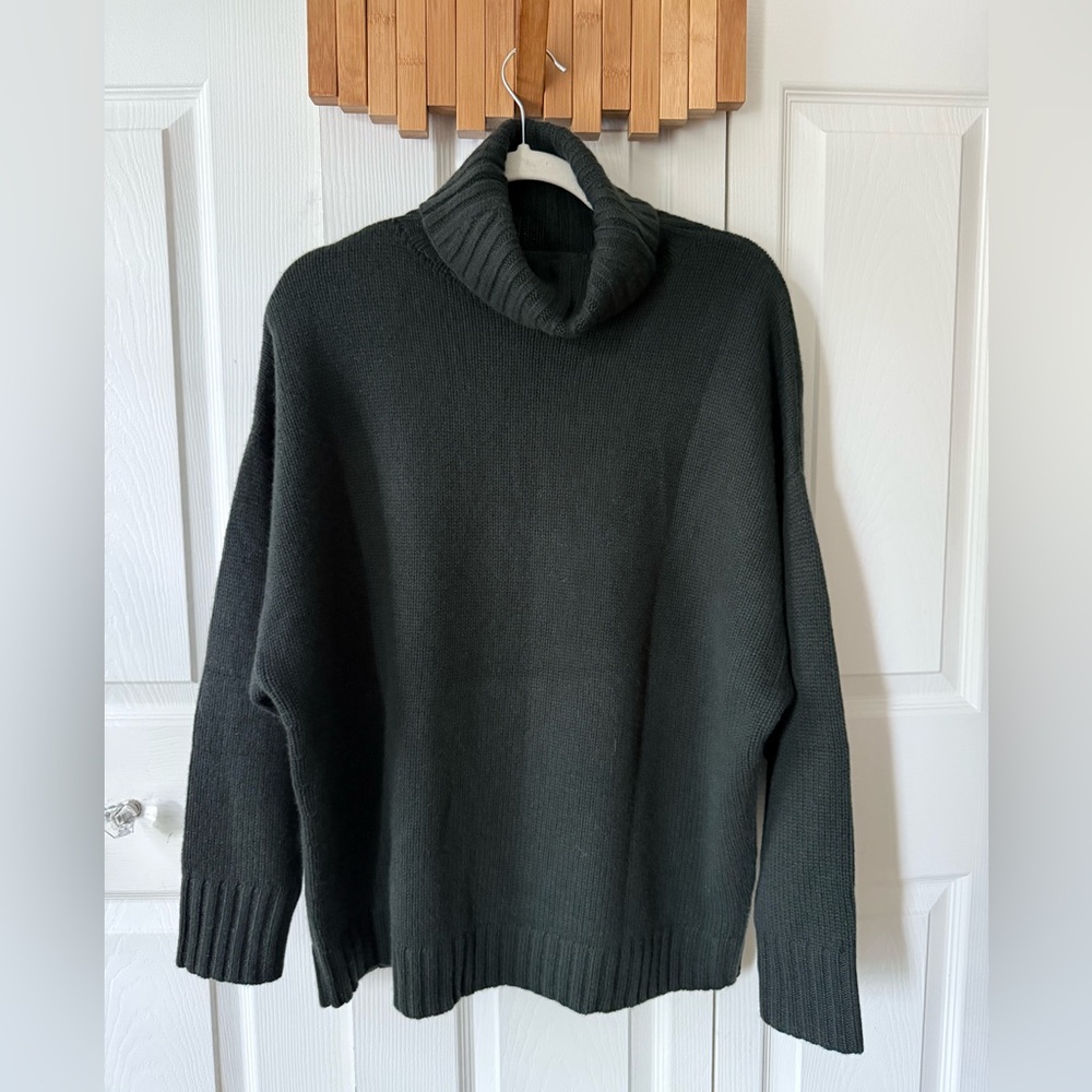 Jenni Kayne Porter Cashmere Turtleneck Sweater NWT in Forest - Picture 4 of 8